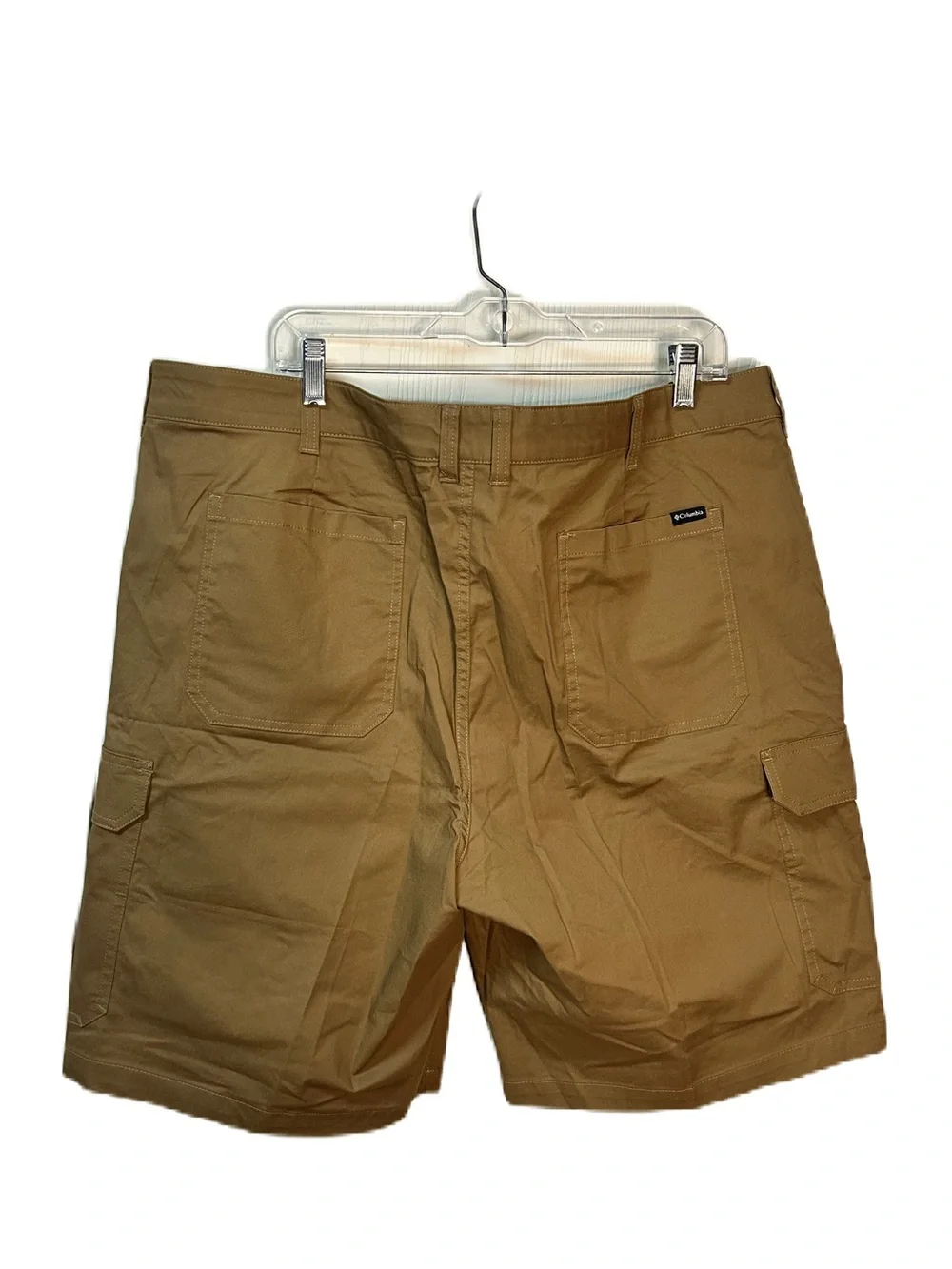 Columbia Mens Trail Cargo Shorts Size 42x10 Khaki Outdoor Durable Fabric